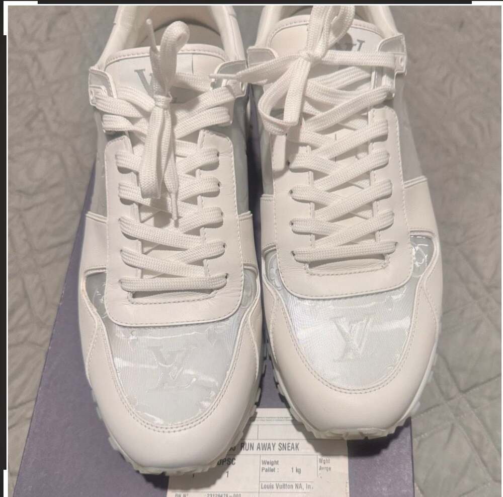 Louis Vuitton Run Away Sneaker White Monogram Mesh Size 9.5